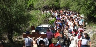 Celebración de la Pasión y Vía Crucis en Alto del Rosario
