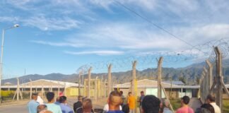 El Obispo presidió el rezo del Vía Crucis en la cárcel de varones