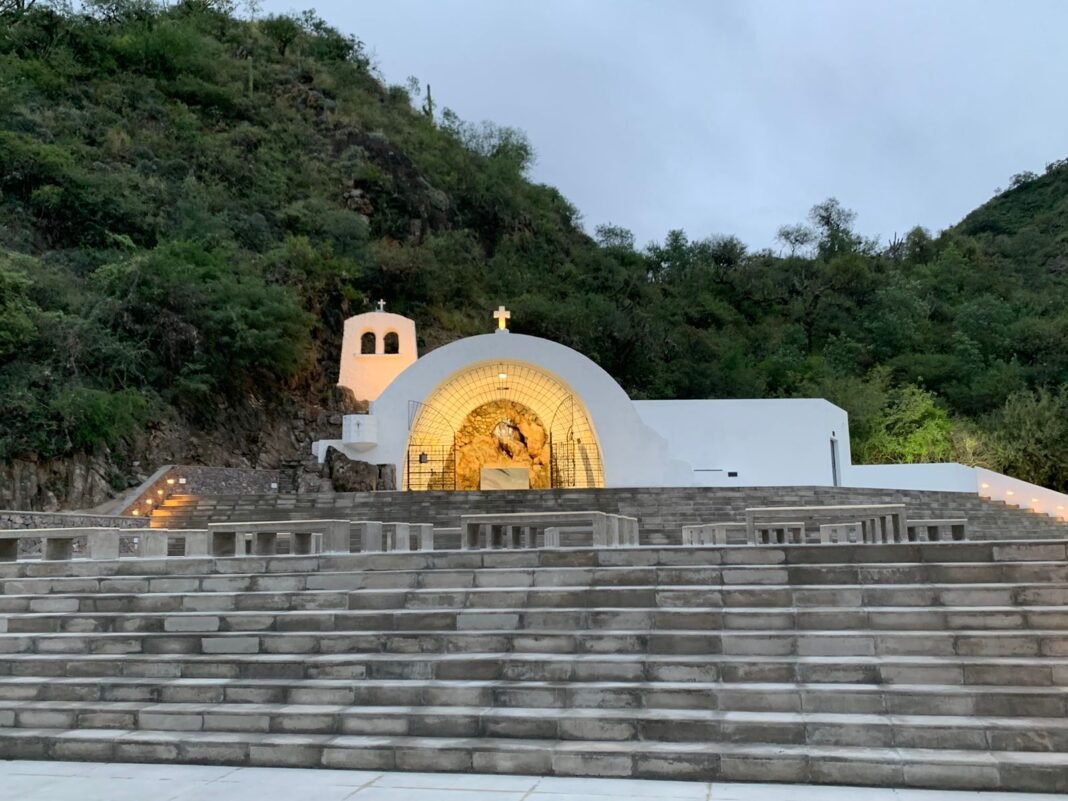 En las vísperas de las fiestas marianas se concretó la reapertura de la Gruta