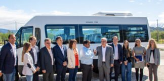 Fideicomiso Salar del Hombre Muerto: Livent entregó vehículo para la comunidad de Antofagasta