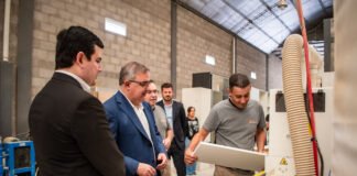 Mueblería local adquirió importante máquina a través de la Caja de Crédito y Prestaciones