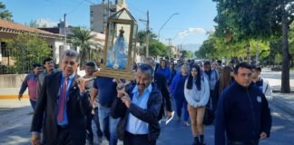 Universitarios peregrinaron para honrar a la Madre Morena