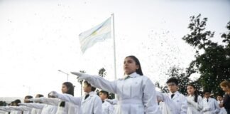 Emotivo acto con estudiantes del Sistema Educativo Municipal