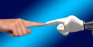 IBM se arriesga a ser la primera en destruir empleo a manos de la inteligencia artificial: ¿qué trabajos desaparecerán?