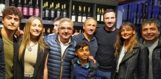 Jóvenes emprendedores suman nuevo espacio comercial al centro capitalino