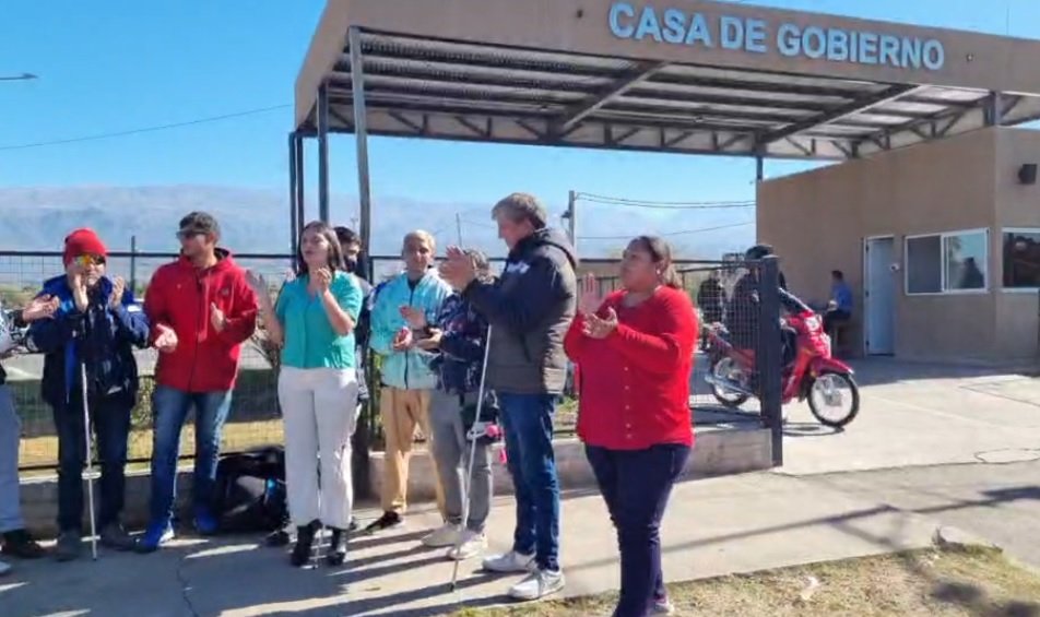 Daniel Zelaya secretario de Tierra y Habitat les cerró la puerta a no videntes