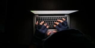 De mago a primer hacker de la historia: Nevil Maskelyne ‘troleó’ a Marconi durante su demostración del telégrafo inalámbrico