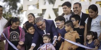 La nueva plaza de Los Castillos ya es una realidad que sus vecinos disfrutan