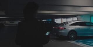Mercedez-Benz está integrando ChatGPT en el sistema de control por voz de sus coches