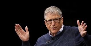 Bill Gates no tiene miedo a la inteligencia artificial, aunque advierte sobre estos 5 peligros