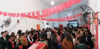 El Obispo confirmó en la fe a 40 chicos de localidades de La Paz