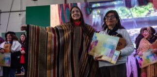 Graciela Salvatierra ganó el premio al Mejor Poncho 2023