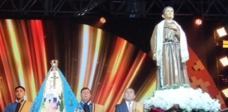 La Madre del Valle y el Beato Esquiú en la apertura de la Fiesta del Poncho