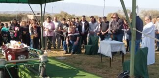 Le dieron cristiana sepultura a los restos de Karina Chazarreta