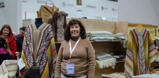 Realizan relevamiento de artesanos de toda la provincia en la Fiesta del Poncho