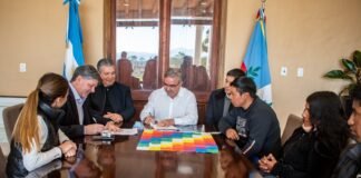 Se rubricó el contrato para finalizar la apertura del camino a El Tolar