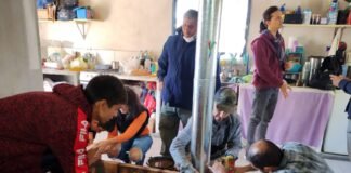 Taller de construcción de Eco Cocinas Comunitarias
