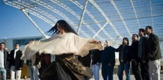 VENÍ A BAILAR CON PONCHO EN LA PLAZA 25 DE MAYO