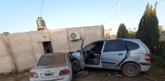 La Paz: Perdió el control de su vehículo y se llevo puesto uno estacionado