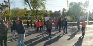 Becados de Deportes protestaron frente a Casa de Gobierno