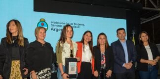Promotoras territoriales recibieron sus tablets del Programa “Conectadas Por La Democracia”