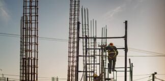 Vecinos de las 1.000 vv destacan la obra del nuevo Polideportivo