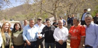 El Gobernador entregó aportes y maquinarias a productores de Los Ángeles