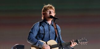 Brandon Flowers apareció como invitado sorpresa en un show de Ed Sheeran