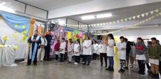 Comunidad educativa recibe a la Virgen en un clima de fiesta