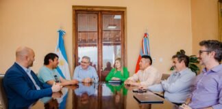 El Gobernador recibió a caciques de Carachi Pampa