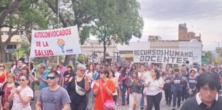 Empleados públicos marcharon nuevamente reclamando sueldos dignos