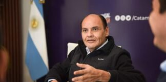 Gustavo Saadi anunció aumentos y un bono de 30.000 para becados y contratados