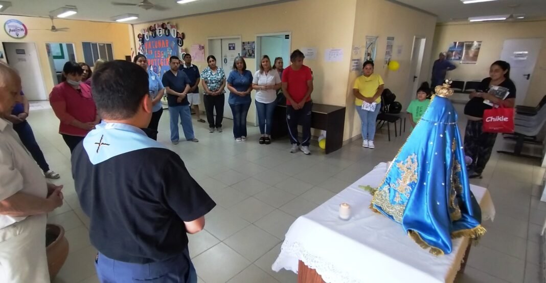 La Virgen visita el centro de salud del barrio Jesús de Nazareth