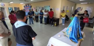 La Virgen visita el centro de salud del barrio Jesús de Nazareth