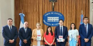 Diaz Martinez entregó el libro “Derechos Humanos, Fundamentación y Derecho Jurídico” a la Biblioteca de la Corte