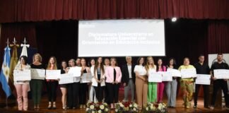 Facultad de Humanidades: docentes municipales recibieron su diploma