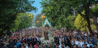 Conmovedora muestra de amor en el cierre de las fiestas de la Inmaculada del Valle