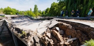 Equipos de Gobierno realizan trabajos en Las Juntas tras los daños por la crecida de ríos y temporal