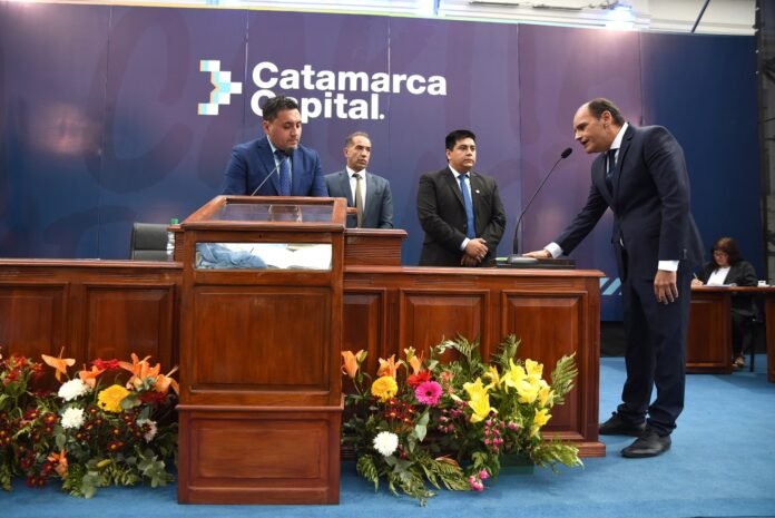 Gustavo Saadi inició su segundo mandato al frente de la Capital