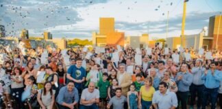Raúl inauguró un barrio en Recreo y familias cumplieron el sueño de la casa propia
