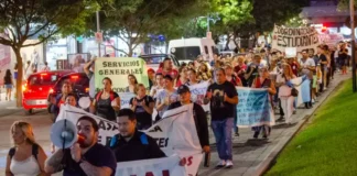 Docentes autoconvocados: el reclamo colmó el microcentro y suma otras organizaciones