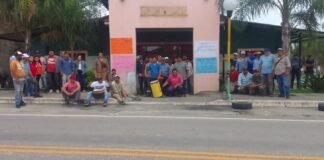 Continuan las protestas de municipales en Bañado de Ovanta