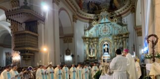 Sacerdotes en la Misa Crismal