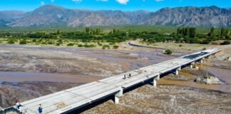 El Gobernador supervisó el avance de obra de los dos puentes en Santa María