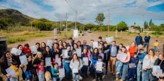 La Provincia entregó 24 terrenos y materiales para construcción de viviendas en Fray Mamerto Esquiú