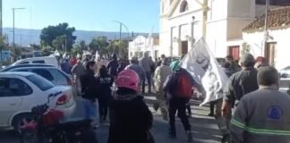 Municipales de Valle Viejo marcharon a donde se lleva a cabo el programa Catamarca con Vos