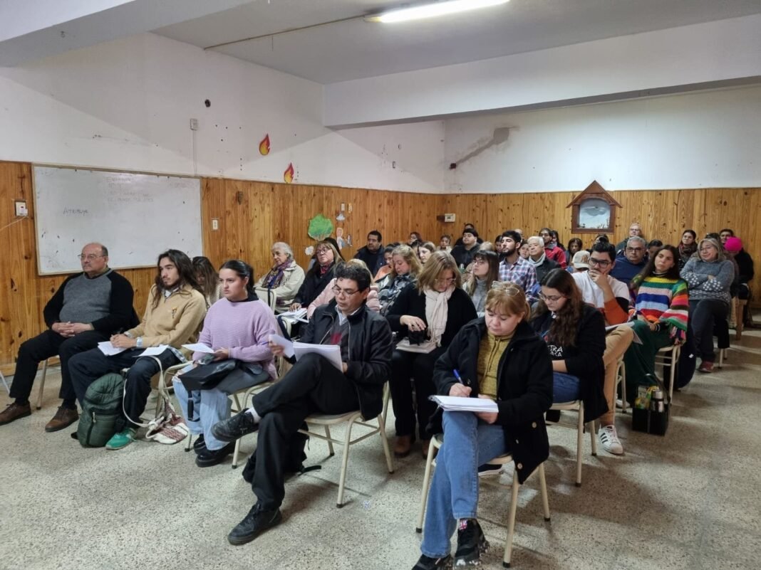 Con la asistencia de un gran número de palestristas, comenzó el curso de DSI