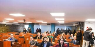 El bloque de diputados oficialista no bajo a sesionar y los opositores los tildan de «No querer dar debate»