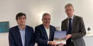 Raúl se reunió con el Embajador de Suecia y fue invitado a seminario de minería