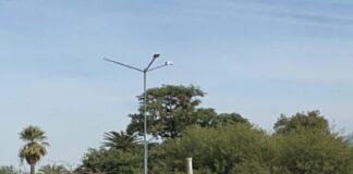 Casa de Gobierno: Una mujer demorada y varias encadenadas en protesta de ex beneficiarios del Potenciar